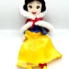 Poupée Chiffon Blanche Neige Hiver Disney Store 2019 Peluche Princesse Manteau Cape Rouge 48 Cm -Meilleur Jouets Magasin poupee chiffon blanche neige cape hiver disney store 2019 peluche 45 cm 2