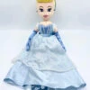 Poupée Chiffon Cendrillon Disney Store Exclusive Peluche Princesse Robe Bleu 55 Cm 2 Poupée Chiffon Cendrillon Disney Store Exclusive Peluche Princesse Robe Bleu 55 Cm -Meilleur Jouets Magasin poupee chiffon cendrillon disney store exclusive velours peluche ecusson 0