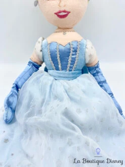 Poupée Chiffon Cendrillon Disney Store Exclusive Peluche Princesse Robe Bleu 55 Cm -Meilleur Jouets Magasin poupee chiffon cendrillon disney store exclusive velours peluche ecusson 1