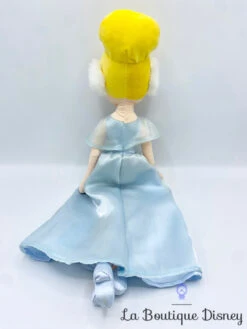 Poupée Chiffon Cendrillon Hiver Disney Store Peluche Princesse Cache Oreilles 53 Cm -Meilleur Jouets Magasin poupee chiffon cendrillon hiver disney store princesse cache oreilles fourrure 4
