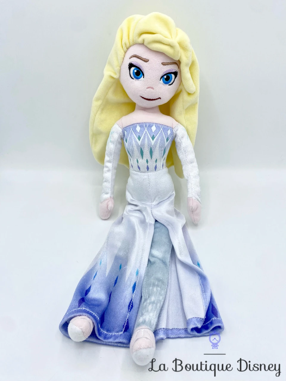 Poupée Chiffon Elsa La Reine Des Neiges 2 Disney Parks 2019 Disneyland Peluche Robe Blanche 50 Cm 3 Poupée Chiffon Elsa La Reine Des Neiges 2 Disney Parks 2019 Disneyland Peluche Robe Blanche 50 Cm