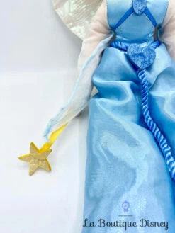 Poupée Chiffon Fée Bleue Pinocchio Disney Store Peluche 53 Cm 9 Poupée Chiffon Fée Bleue Pinocchio Disney Store Peluche 53 Cm -Meilleur Jouets Magasin poupee chiffon fee bleue pinocchio disney store peluche 12