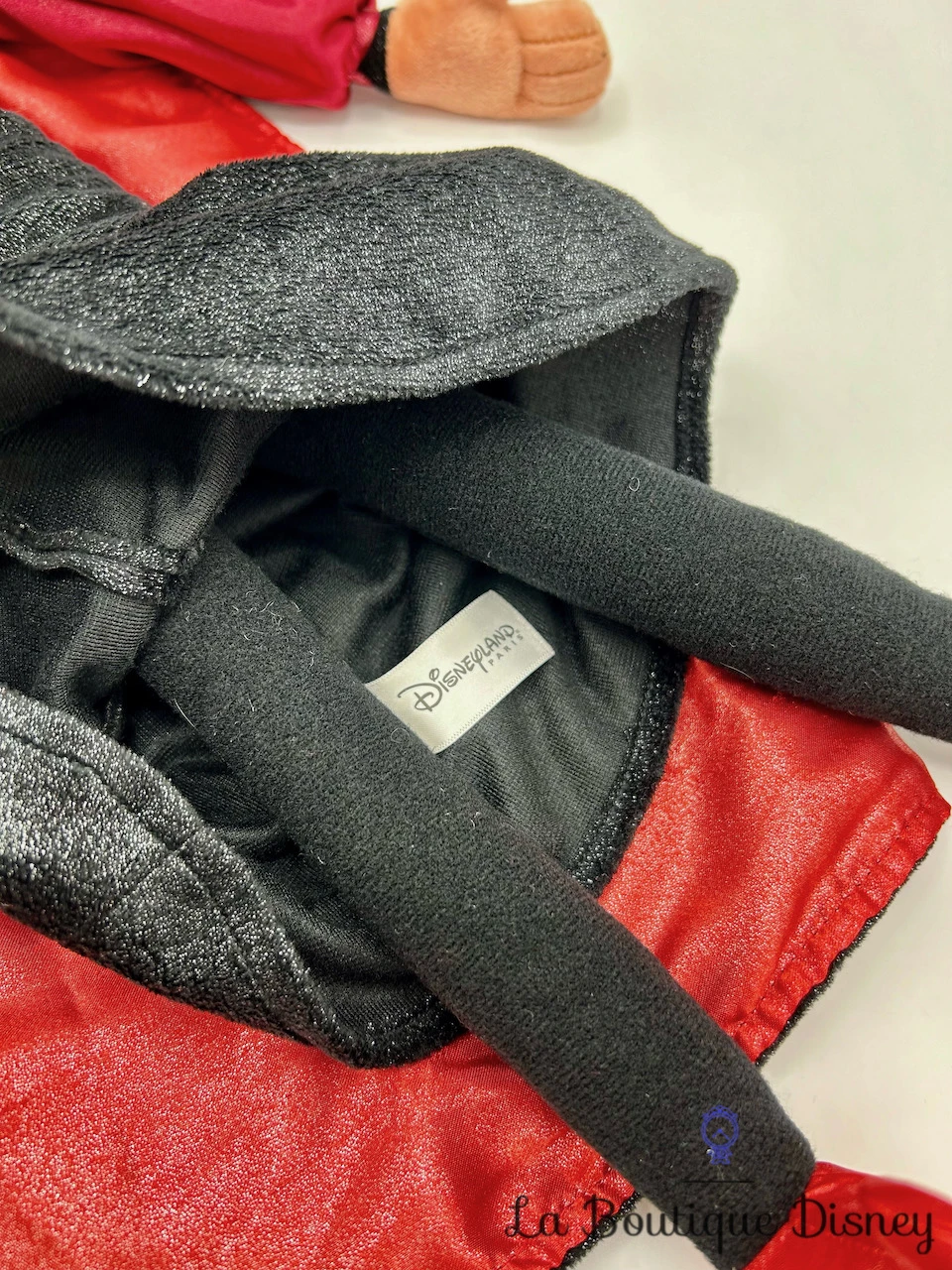 Peluche Jafar Disneyland Paris 2018 Disney Poupée Chiffon Aladdin Vizir Méchant Noir Rouge 62 Cm 7 Peluche Jafar Disneyland Paris 2018 Disney Poupée Chiffon Aladdin Vizir Méchant Noir Rouge 62 Cm – Image 5