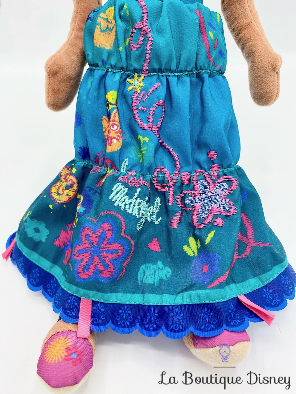 Poupée Chiffon Mirabel Madrigal Encanto Disney Store Peluche 48 Cm 7 Poupée Chiffon Mirabel Madrigal Encanto Disney Store Peluche 48 Cm – Image 5