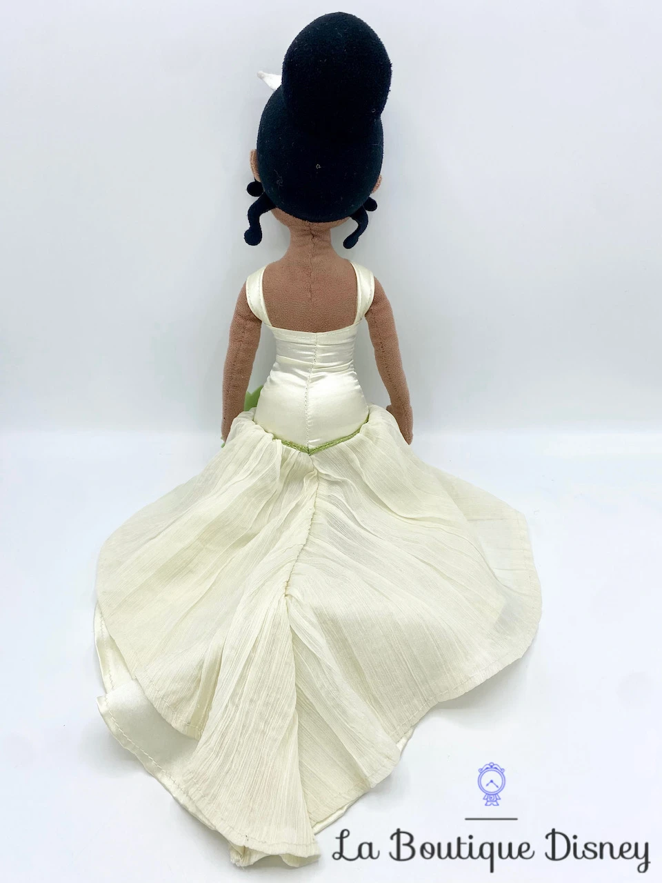 Poupée Chiffon Tiana Mariée La Princesse Et La Grenouille Disney Store Peluche Princesse Vert Fleur 53 Cm 6 Poupée Chiffon Tiana Mariée La Princesse Et La Grenouille Disney Store Peluche Princesse Vert Fleur 53 Cm – Image 4