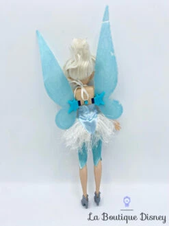 Poupée Cristal Disney Store 2012 Clochette Et Le Secret Des Fées Bleu Fairies 25 Cm 10 Poupée Cristal Disney Store 2012 Clochette Et Le Secret Des Fées Bleu Fairies 25 Cm -Meilleur Jouets Magasin poupee cristal disney fairies the disney store fee bleu blanc ailes 6