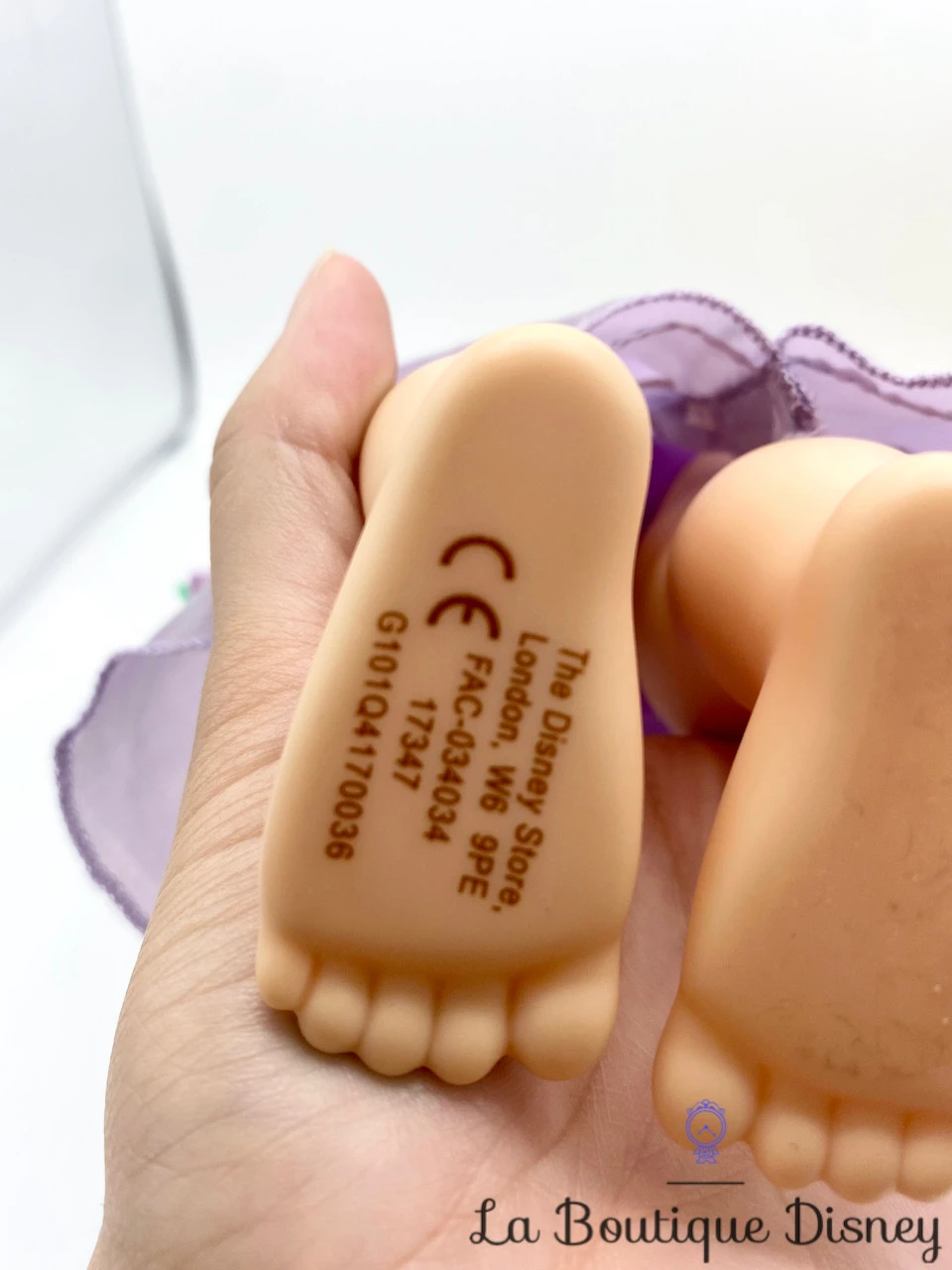 Poupée Raiponce Animators Collection V4 Disney Store 2016 Doudou Pascal 40 Cm 7 Poupée Raiponce Animators Collection V4 Disney Store 2016 Doudou Pascal 40 Cm – Image 5