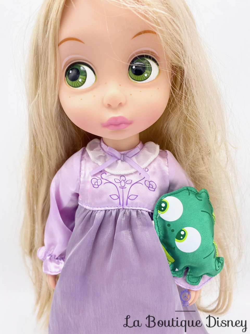 Poupée Raiponce Animators Collection V4 Disney Store 2016 Doudou Pascal 40 Cm 4 Poupée Raiponce Animators Collection V4 Disney Store 2016 Doudou Pascal 40 Cm – Image 2