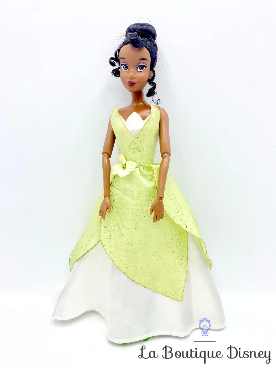 Poupée Tiana La Princesse Et La Grenouille Disney Store Mannequin Robe Verte 32 Cm 3 Poupée Tiana La Princesse Et La Grenouille Disney Store Mannequin Robe Verte 32 Cm