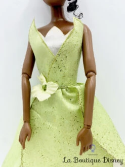 Poupée Tiana La Princesse Et La Grenouille Disney Store Mannequin Robe Verte 32 Cm 9 Poupée Tiana La Princesse Et La Grenouille Disney Store Mannequin Robe Verte 32 Cm -Meilleur Jouets Magasin poupee tiana la princesse et la grenouille disney store mannequin 5