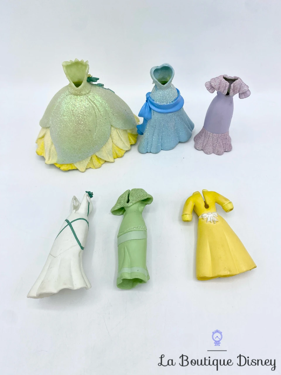 Vêtements Mini Poupée Fashion Polly Pocket Tiana La Princesse Et La Grenouille Disneyland Disney Princess Fashion Set Robes 4 Vêtements Mini Poupée Fashion Polly Pocket Tiana La Princesse Et La Grenouille Disneyland Disney Princess Fashion Set Robes – Image 2